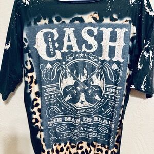 Johnny Cash Graphic Tee with Leopard Print size Medium EUC